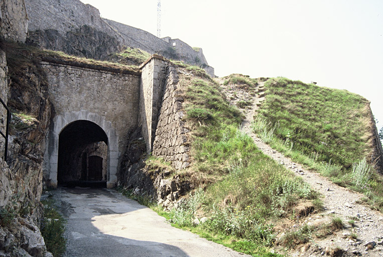 Porte de Pignerol, à l'est.