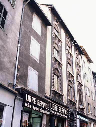 Façade sur rue.