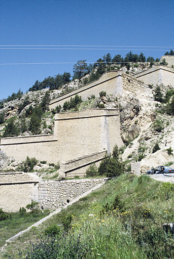 Départ de la communication Y depuis le fort des Têtes.