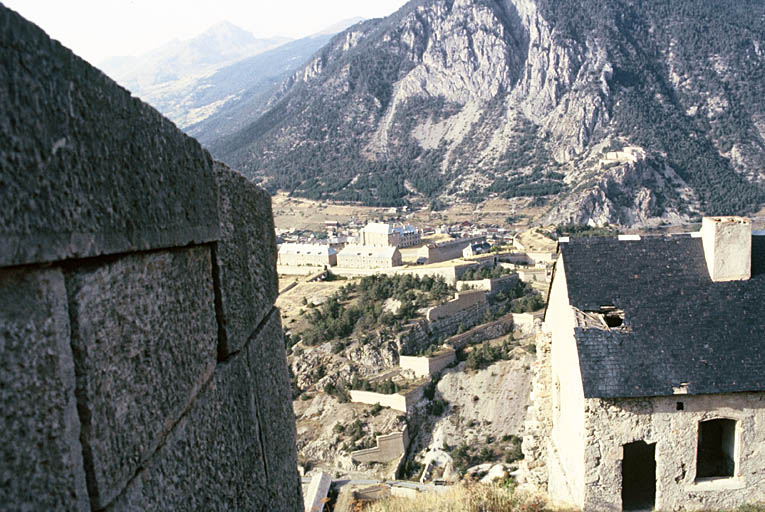 Vue vers le fort des Têtes.