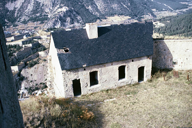 Pavillon du corps de garde.