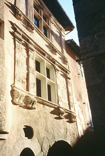 Façade sur rue.