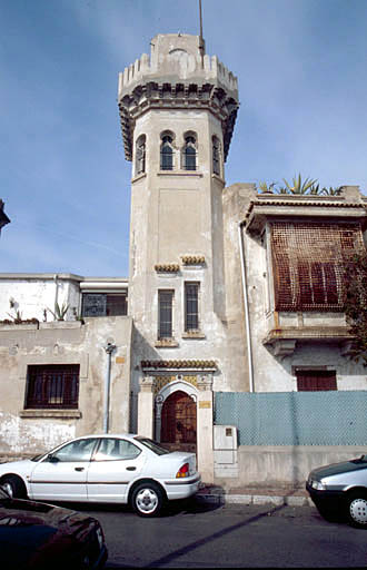 Façade sud, tour d'escalier.