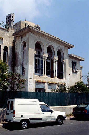 Façade sud, loggia vue de trois-quarts.