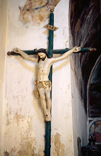 Christ en croix à gauche du choeur.