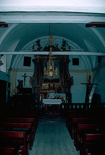 Intérieur en direction du choeur.