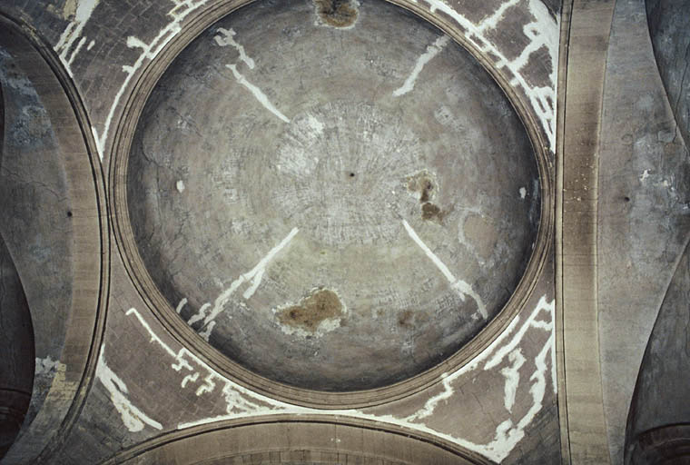 Vue de la croisée du transept, détail de la coupole.