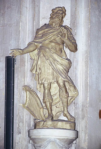 Vue du transept, détail d'une statue, David.