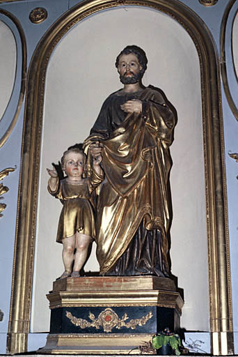 Vue d'une statue de Saint-Joseph.