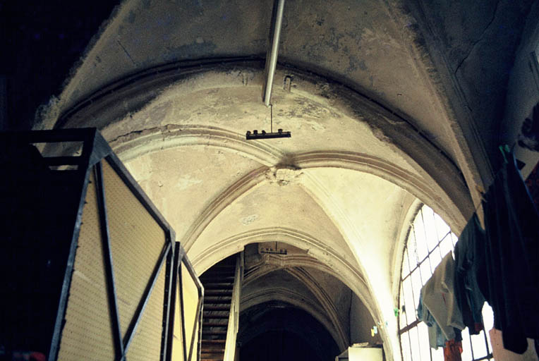 Vue d'une galerie du cloître.