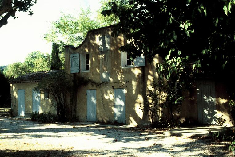 Vue des bâtiments annexes, appellés la maison de monsieur de Pourçeaugnac.