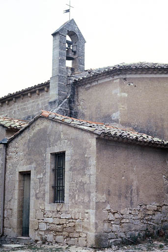 Vue de la façade sud, détail de la sacritie et la chapelle latérale sud.