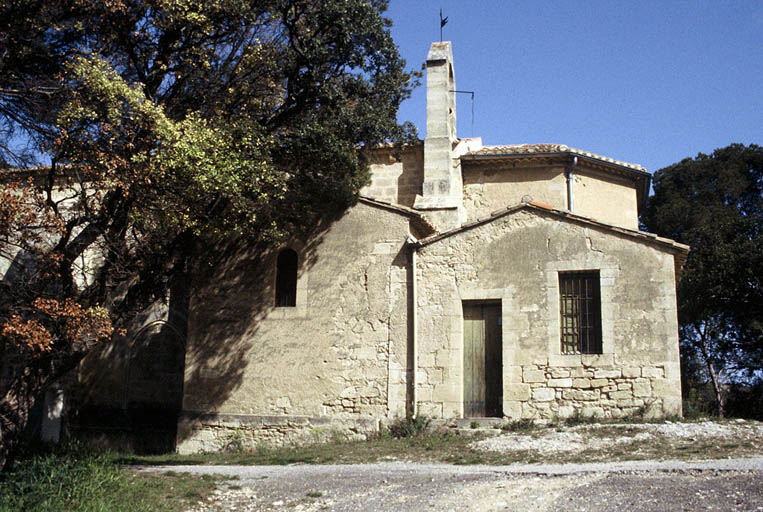 Vue de la façade sud, détail de la sacritie et la chapelle latérale sud.