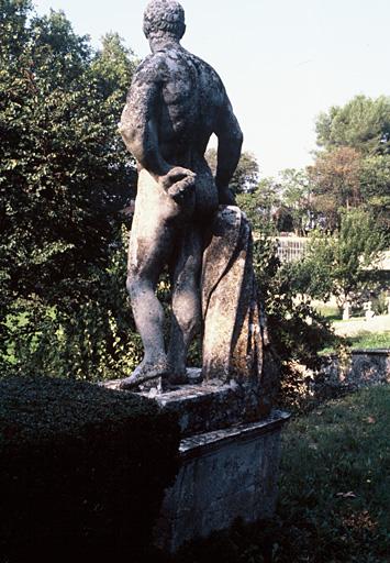 Vue d'une statue.