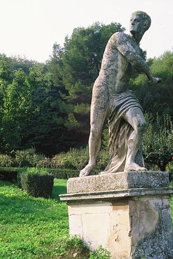 Vue d'une statue.