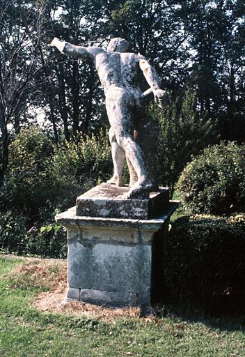 Vue d'une statue.