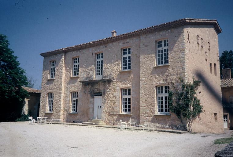 Façade d'entrée.