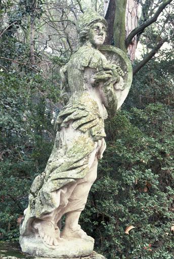 Statue du jardin : Athéna-Minerve.