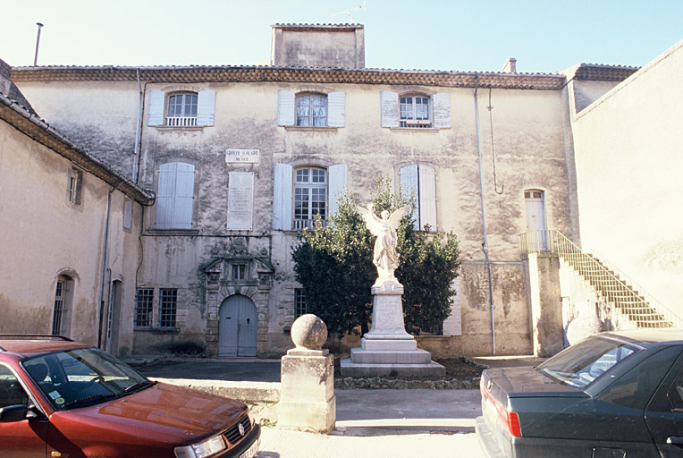 Maison dite hôtel de Girard (ancien), actuellement école publique Philippe de Girard