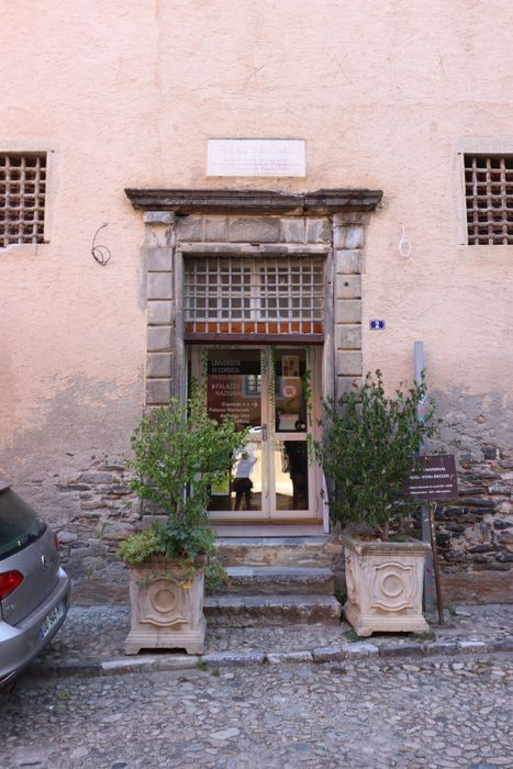 façades sud, porte d’accès, vue générale