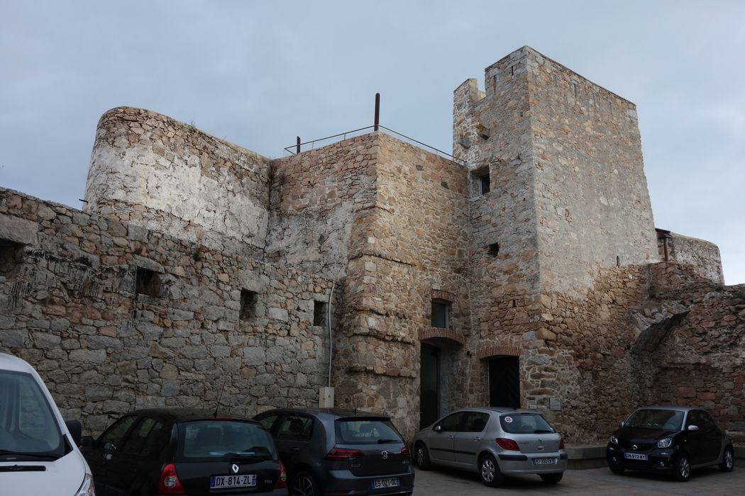 bastion de France, façade côté ville