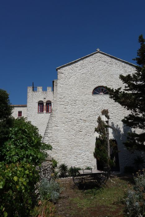 église, façade ouest et tour au nord