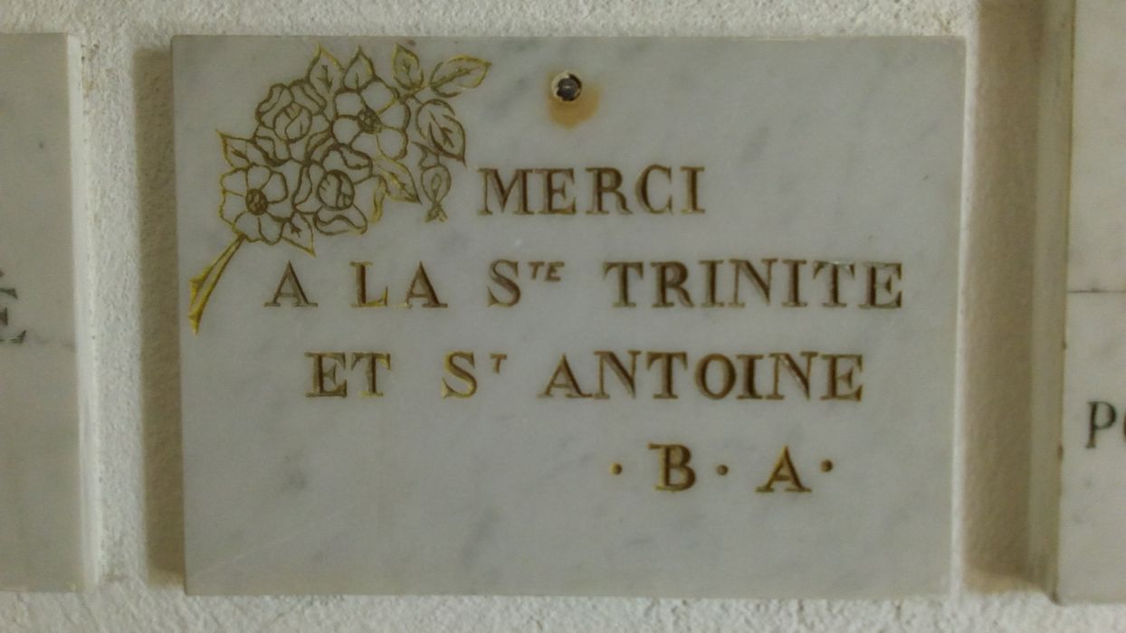 ex-voto mural : Merci à la Ste Trinité et St Antoine B.A. - © Ministère de la Culture (France), Direction Régionale des Affaires Culturelles de Corse – Tous droits réservés