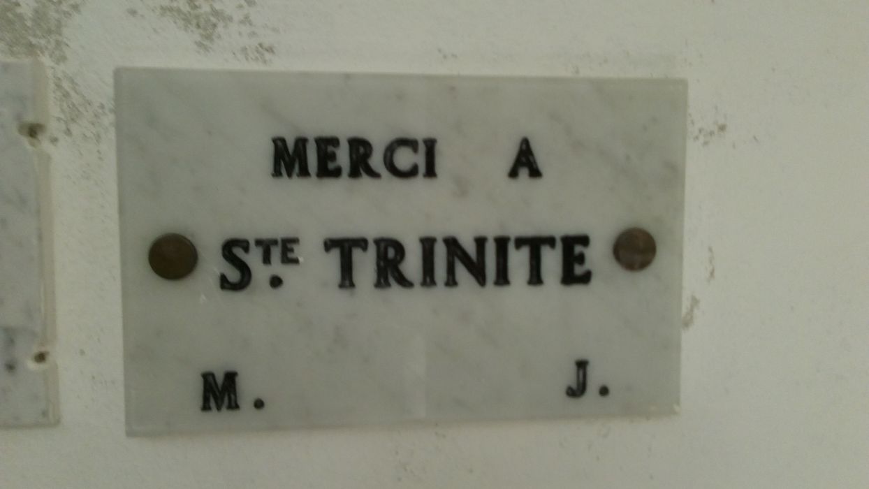 ex-voto mural : Merci à Ste Trinité M.J.. - © Ministère de la Culture (France), Direction Régionale des Affaires Culturelles de Corse – Tous droits réservés