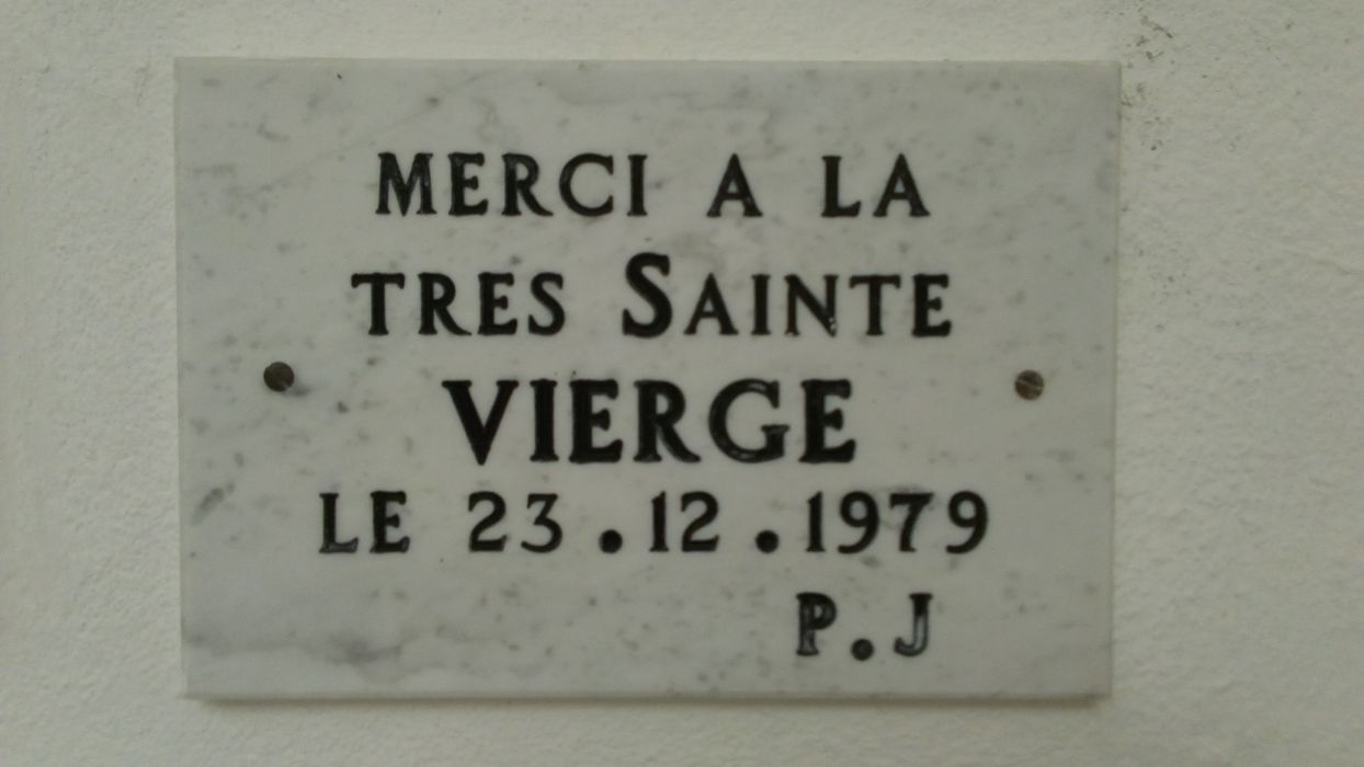 ex-voto mural : Merci à la Très Sainte Vierge le 23.12.1979 P.J. - © Ministère de la Culture (France), Direction Régionale des Affaires Culturelles de Corse – Tous droits réservés