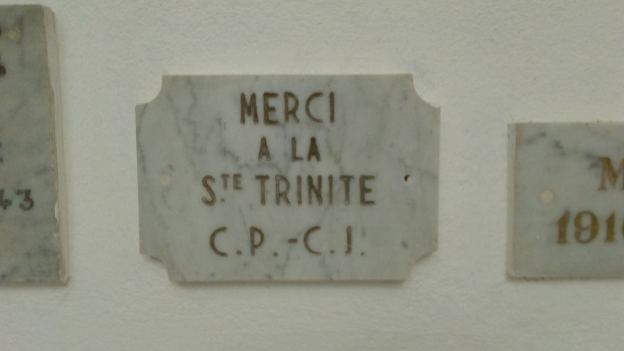 ex-voto mural : Merci à la Ste Trinité C.P. C. J. - © Ministère de la Culture (France), Direction Régionale des Affaires Culturelles de Corse – Tous droits réservés