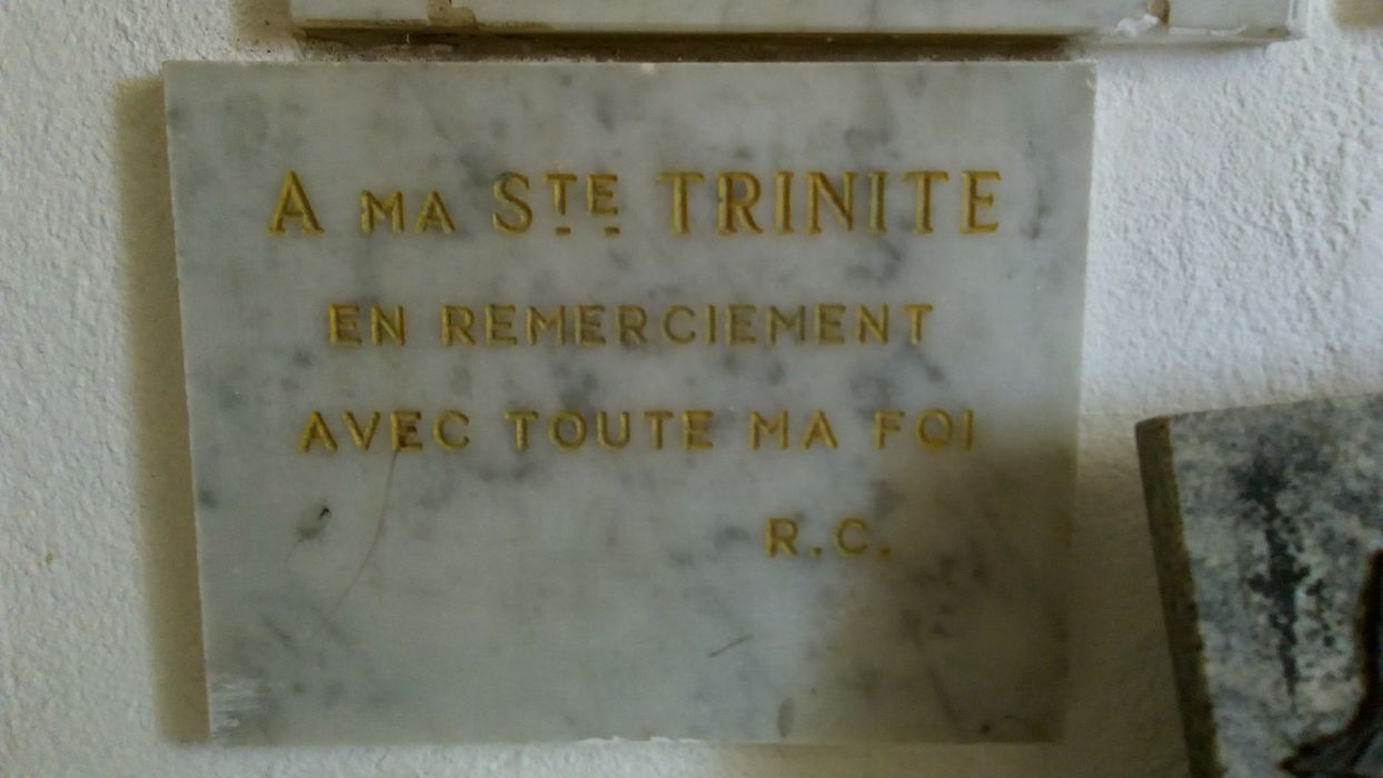 ex-voto mural : A ma sainte Trinité en remerciement avec toute ma foi R.C. - © Ministère de la Culture (France), Direction Régionale des Affaires Culturelles de Corse – Tous droits réservés