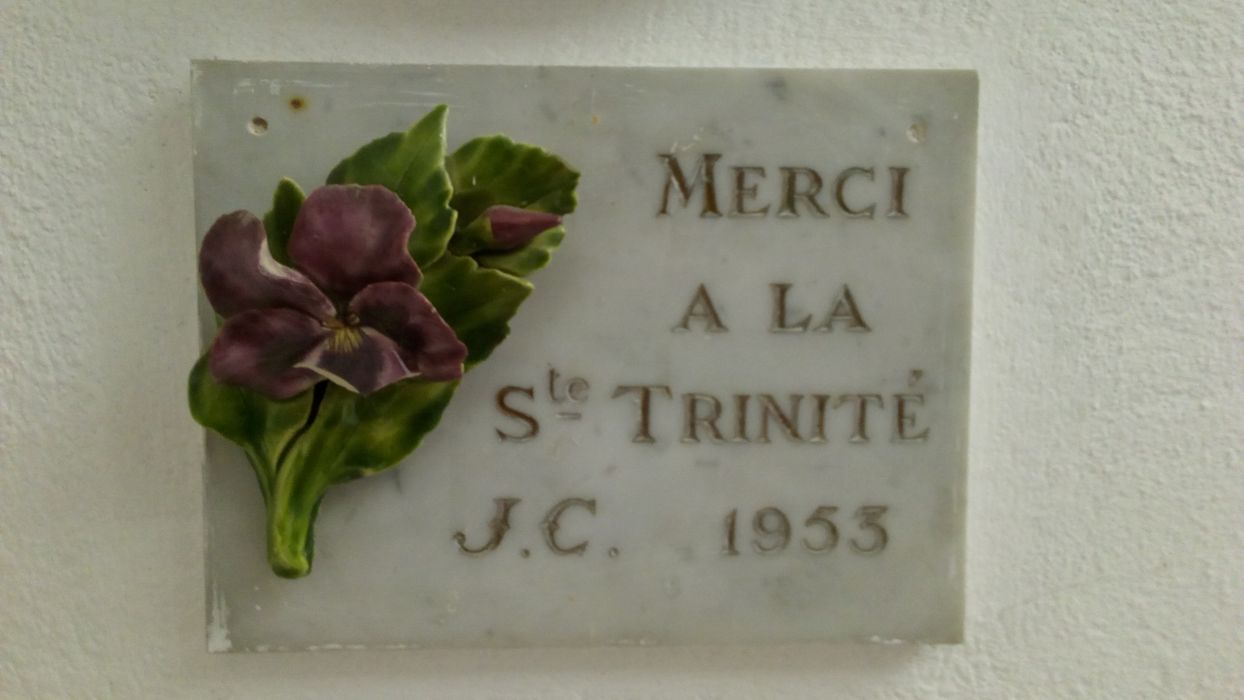 ex-voto mural : Merci à la Ste Trinité JC 1953 - © Ministère de la Culture (France), Direction Régionale des Affaires Culturelles de Corse – Tous droits réservés