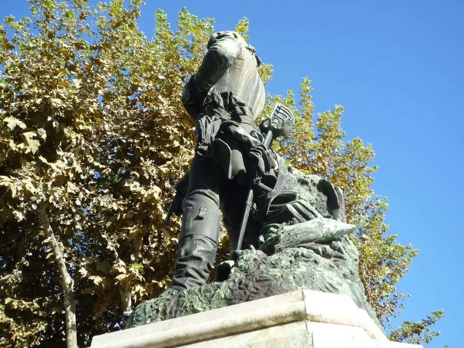 vue générale de la statue