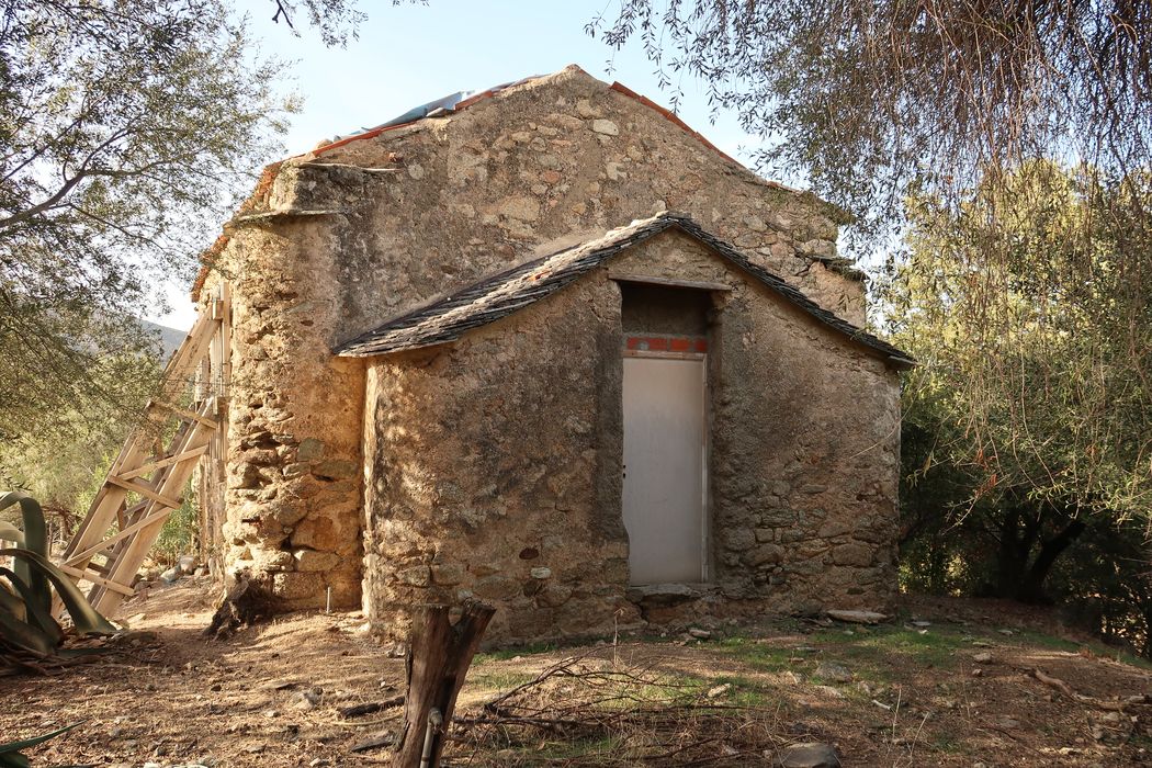 vue générale de l'église depuis le sud