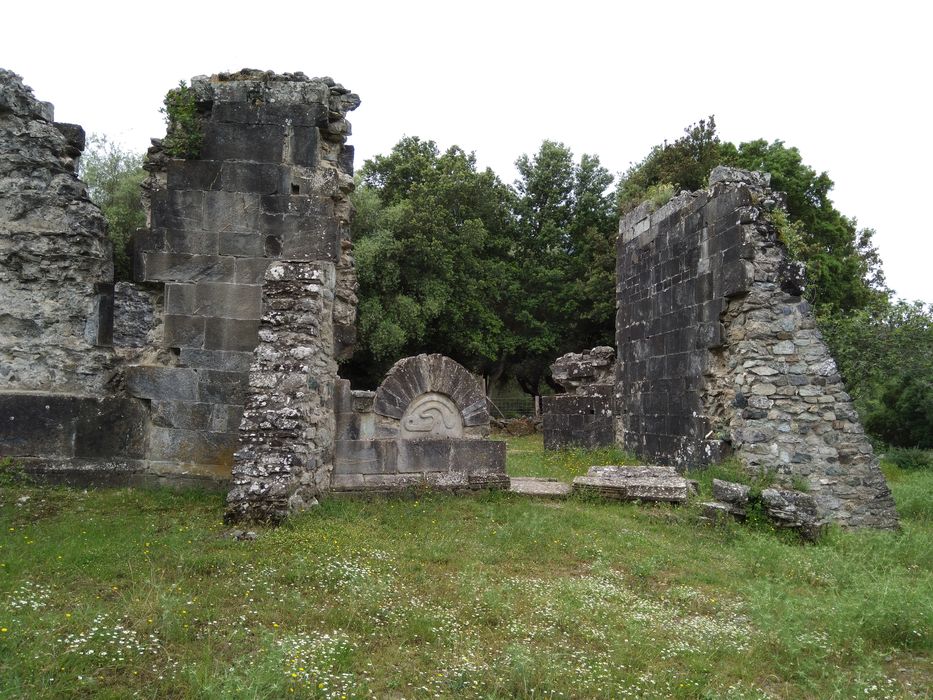 Baptistère : vue d’ensemble des ruines