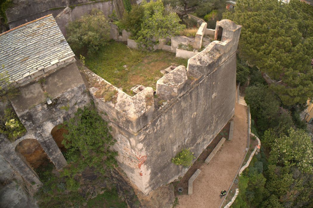 bastion Saint-Charles, demi-bastion étagé au nord-est et poudrière attenante : vue aérienne