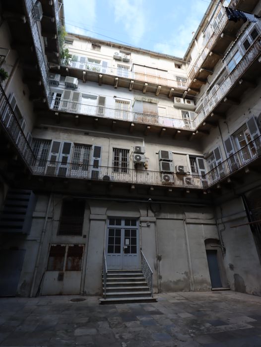 cour intérieure, façade ouest