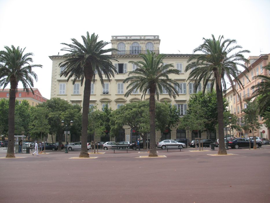 façade nord (façade principale)