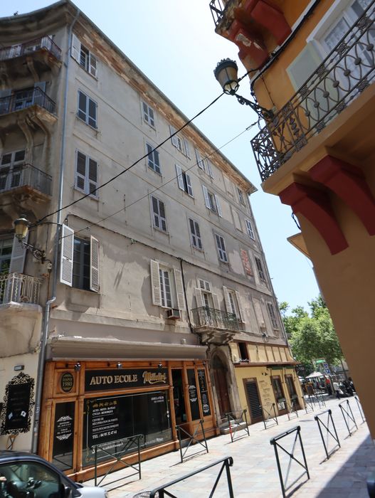 façade ouest (entrée principale)