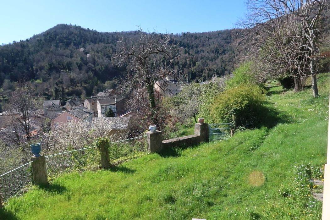 jardin, vue partielle