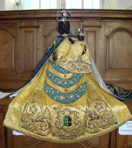 robes de statues de la Vierge et de l'enfant Jésus, vue générale - © Ministère de la culture (France) ; © Conseil départemental de l'Ain