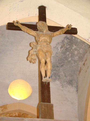statue : Christ en croix, vue générale