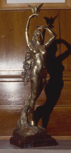 statue : Chant du matin, vue générale - © Ministère de la culture (France) ; © Conseil départemental de l'Ain