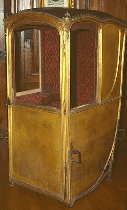 Chaise à porteurs - © Ministère de la Culture (France), Conservation des antiquités et des objets d’art de l’Ain, tous droits réservés