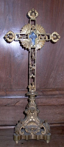 croix-reliquaire - © Ministère de la Culture (France), Conservation des antiquités et des objets d’art de l’Ain, tous droits réservés