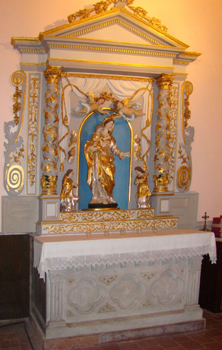 retable, autel, gradin d’autel et statue, vue générale