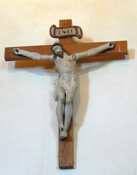 statue : Christ en croix, vue générale