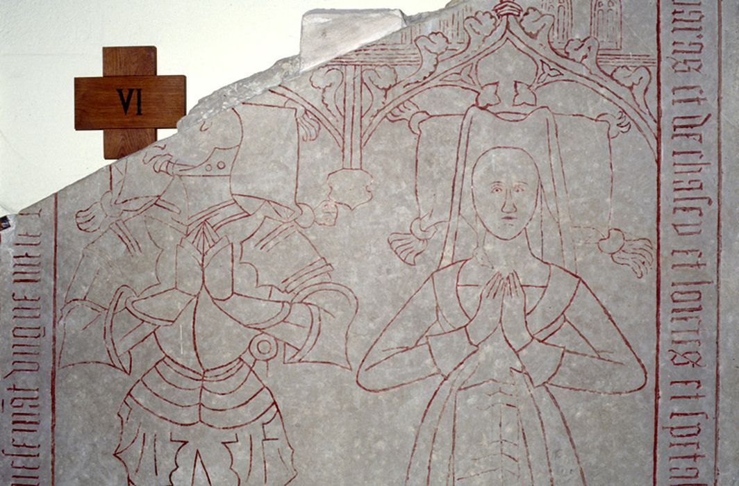 dalle funéraire de Georges de Varax et Antoinette de Lurieux, vue partielle - © Ministère de la Culture (France), Conservation des antiquités et des objets d’art de l’Ain, tous droits réservés