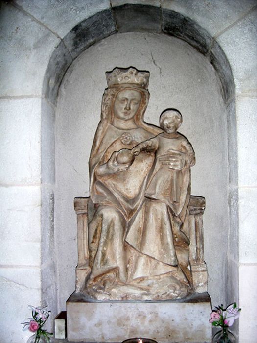 statuette : Vierge à l'Enfant, vue générale - © Ministère de la Culture (France), Conservation des antiquités et des objets d’art de l’Ain, tous droits réservés