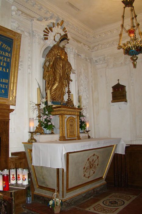 décor et mobilier de la chapelle de la Vierge (autel, tabernacle, retable, lambris de revêtement, clôture de chapelle), vue générale - © Ministère de la Culture (France), Conservation des antiquités et des objets d’art de l’Ain, tous droits réservés